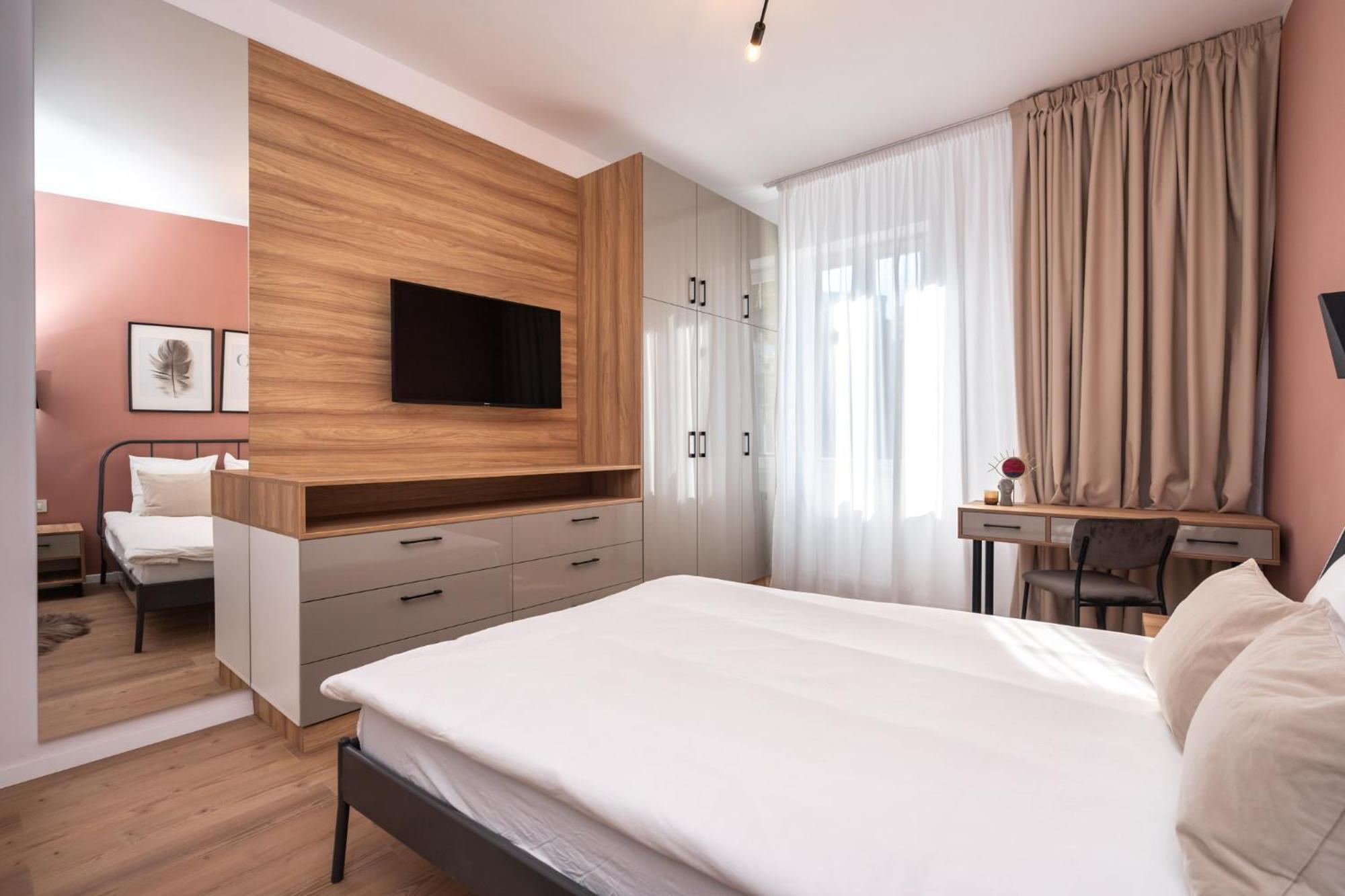 The Loft Luxury Apartments-Near The Park In The City Center ブカレスト エクステリア 写真